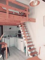 Kuchyňa alebo kuchynka v ubytovaní Appartement avec piscine proche plages
