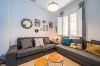A seating area at HomeySeville-Preciosa Casa Independiente Alfalfa, Parking Optional