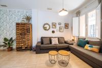 A seating area at HomeySeville-Preciosa Casa Independiente Alfalfa, Parking Optional