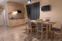 Kuchnia lub aneks kuchenny w obiekcie Apartamenty Na Rozstaju