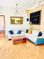 Posedenie v ubytovaní Neoclassical 2Bed in Kallimarmaro