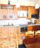 Kuchyňa alebo kuchynka v ubytovaní Neoclassical 2Bed in Kallimarmaro