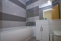 Koupelna v ubytování Alluring 2 Bedroom Leeds City Centre Apartment- Self Check-in,Balconied Apartment