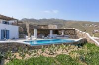The swimming pool at or close to Lkm 4 Bed Villa Air Panormos Mykonos