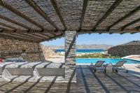 The swimming pool at or close to Lkm 4 Bed Villa Air Panormos Mykonos