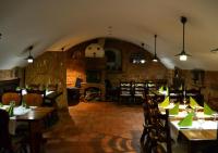 Un restaurante u otro lugar para comer en Pension PAVIR