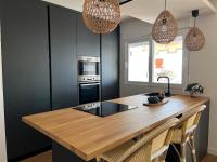 A kitchen or kitchenette at La Calita