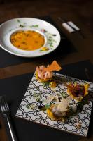 Jídlo v hotelu nebo okolí