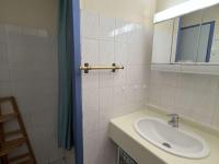 Kúpeľňa v ubytovaní Charmant T2 Cabine en Centre-Ville, 6 Pers., 200m de la Plage - Animaux -10kg OK - FR-1-701-47