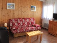 Televízia a/alebo spoločenská miestnosť v ubytovaní Appartement cosy 2 pièces avec coin nuit, 6 couchages, à 100m des pistes et commerces à Vars - FR-1-330B-207