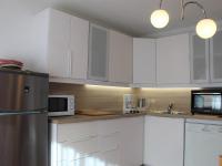 Kuchyňa alebo kuchynka v ubytovaní Appartement cosy 2 pièces avec coin nuit, 6 couchages, à 100m des pistes et commerces à Vars - FR-1-330B-207