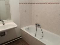 Kúpeľňa v ubytovaní Appartement cosy 2 pièces avec coin nuit, 6 couchages, à 100m des pistes et commerces à Vars - FR-1-330B-207