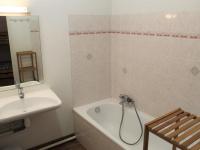 Kúpeľňa v ubytovaní Appartement cosy 2 pièces avec coin nuit, 6 couchages, à 100m des pistes et commerces à Vars - FR-1-330B-207