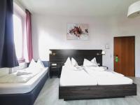 Double room for triple occupancy