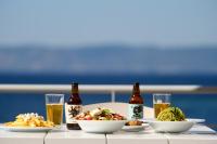 Jídlo v aparthotelu nebo okolí