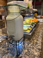 Comida en o cerca de este hotel