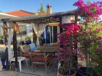 Vonkajšia záhrada v ubytovaní Belvilla by OYO La Esquina Casa