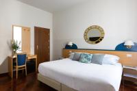 Posteľ alebo postele v izbe v ubytovaní Aramis Deluxe Rooms