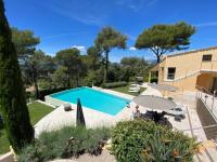 Basen w obiekcie FRGK DATCHA "Villa Prestige Mougins" lub w pobliżu