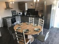 Kuchnia lub aneks kuchenny w obiekcie Maison avec piscine au calme