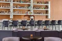 Hyatt Centric Montrealにあるシーティングエリア