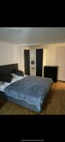 Lindas Rooms with shared bathrooms and apartments- Self Check-in - Housity