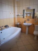 Łazienka w obiekcie Hotel i Restauracja Bona
