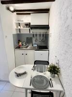Kuchnia lub aneks kuchenny w obiekcie studio en Duplex