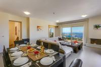 Posedenie v ubytovaní Villa Rami by Villa Plus