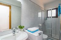 A bathroom at Villa Maria by Villa Plus