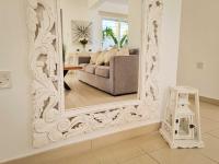 Posezení v ubytování Nissi beach villa Magnolia