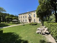 Ogród w obiekcie Chateau Talaud