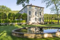 Ogród w obiekcie Chateau Talaud