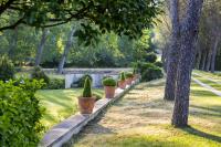 Ogród w obiekcie Chateau Talaud
