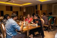 Επισκέπτες που μένουν στο Ambara Suites