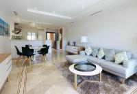 Posezení v ubytování Stunning 2 Bedroom Apartment in Aloha Hill Club