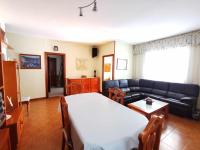 Kuchyň nebo kuchyňský kout v ubytování Villa de una planta con piscina, ideal familias