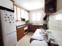 Kuchyň nebo kuchyňský kout v ubytování Villa de una planta con piscina, ideal familias
