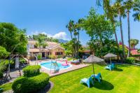 The swimming pool at or close to Cubo's Villa Llanos de la Plata