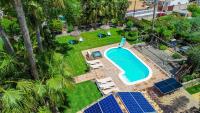 The swimming pool at or close to Cubo's Villa Llanos de la Plata