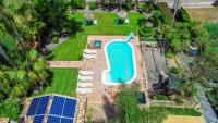 The swimming pool at or close to Cubo's Villa Llanos de la Plata