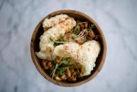 Jídlo v hotelu nebo okolí