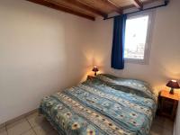 Posteľ alebo postele v izbe v ubytovaní Appartement T2 Mezzanine, 6 personnes, proche plage, parking, Valras-Plage - FR-1-701-39