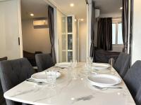 Posezení v ubytování Mantra Condo Mae Phim MB217 with 2 bed room