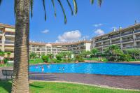 Bazén v ubytovaní LITORAL COSTA DORADA - GOLF SANT JORDI bajo alebo v jeho blízkosti
