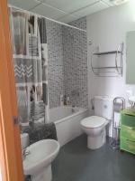 A bathroom at Deltebre Riu