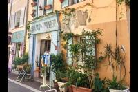Budynek, w którym mieści się apartament