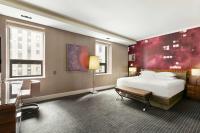 Hyatt Grand Central New Yorkにあるベッド