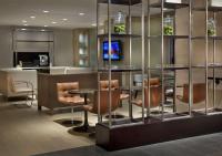 Hyatt Grand Central New Yorkにあるキッチンまたは簡易キッチン