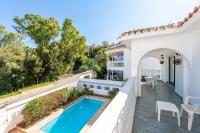 Bazén v ubytování Villa with Pool in the heart of Mijas Pueblo nebo v jeho okolí